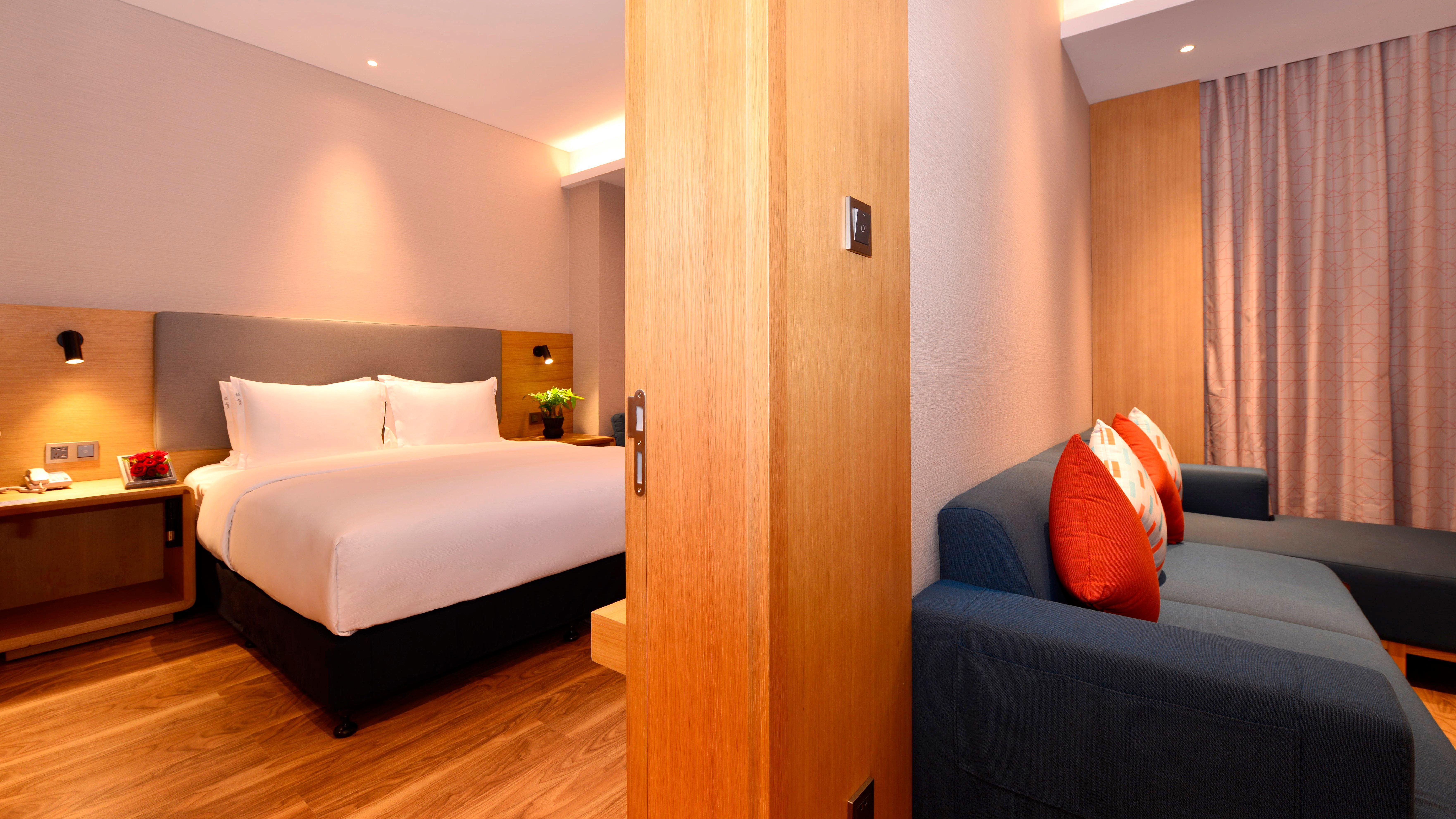 Holiday Inn Express Luanchuan By Ihg Exterior photo