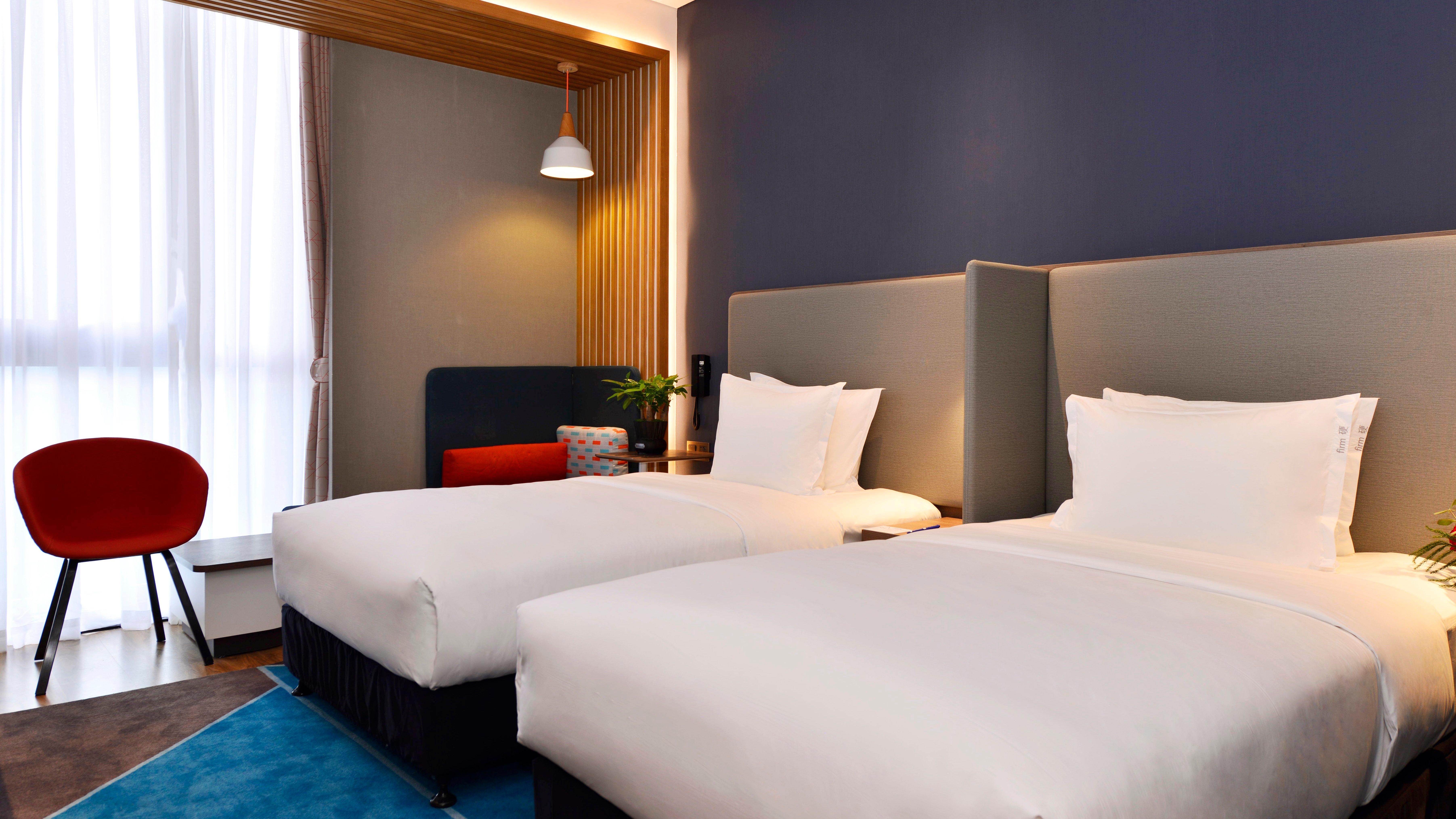 Holiday Inn Express Luanchuan By Ihg Exterior photo