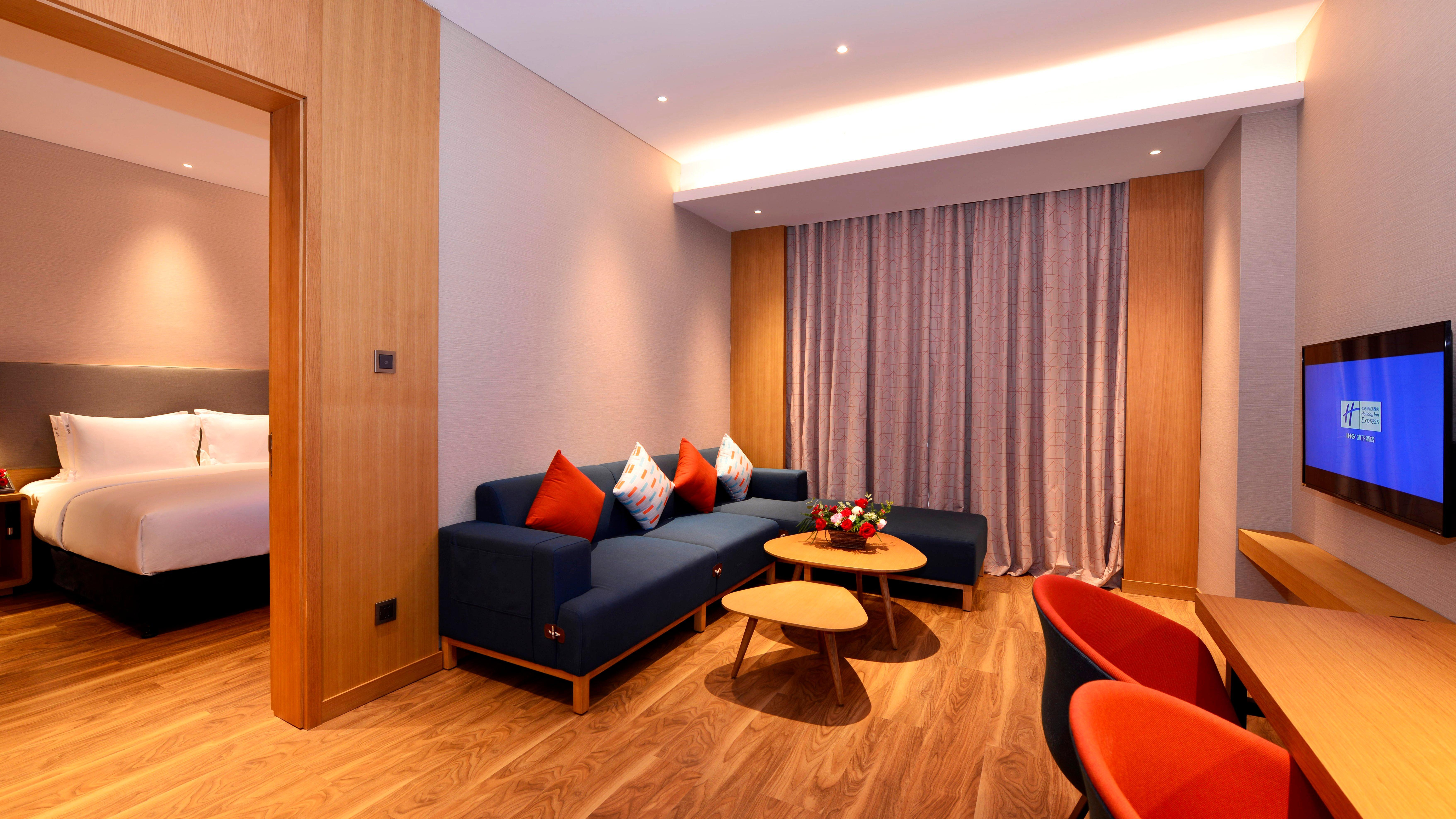 Holiday Inn Express Luanchuan By Ihg Exterior photo